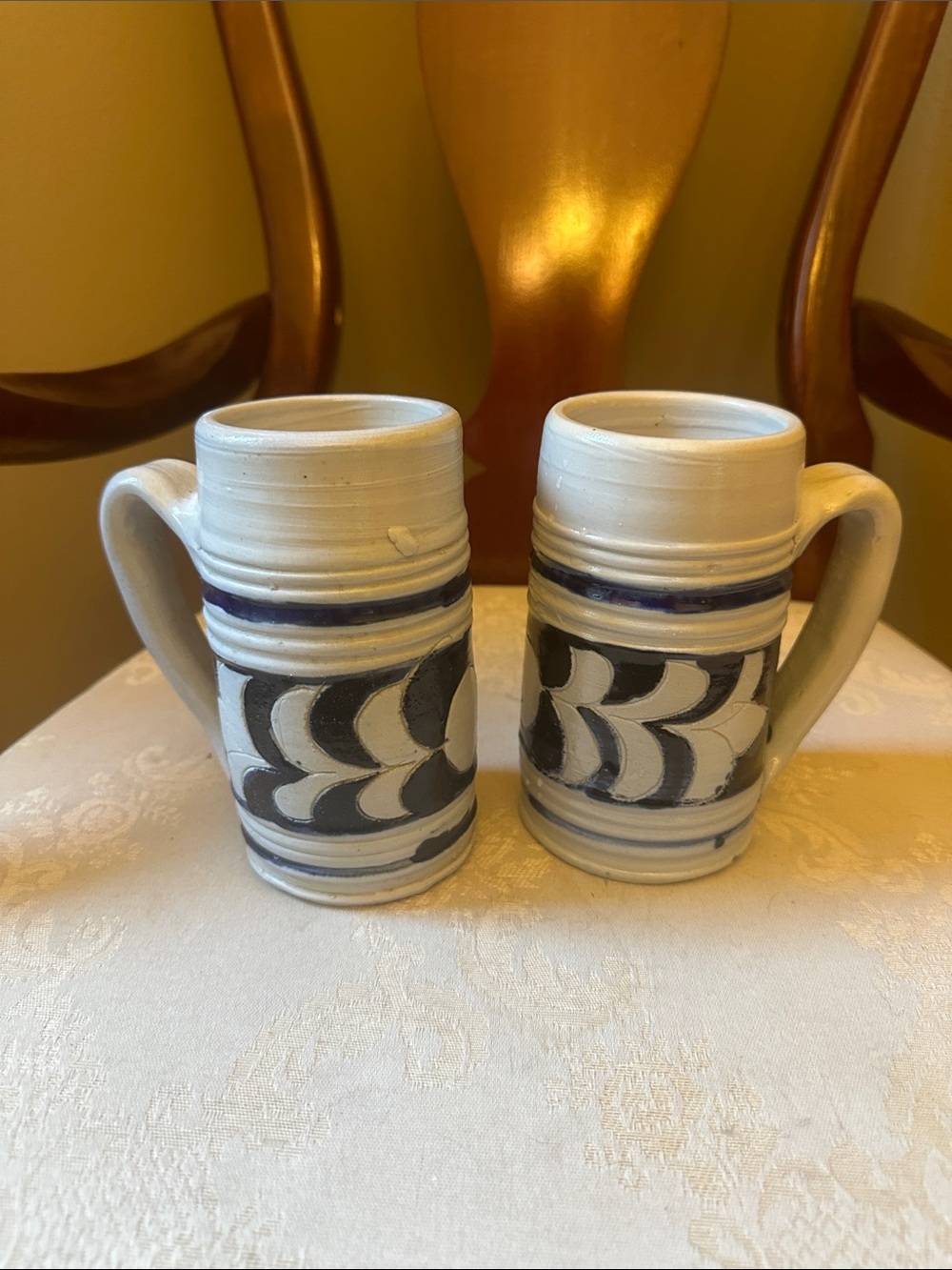 Vintage Williamsburg Pottery salt-glazed stoneware 12 oz mug set EUC